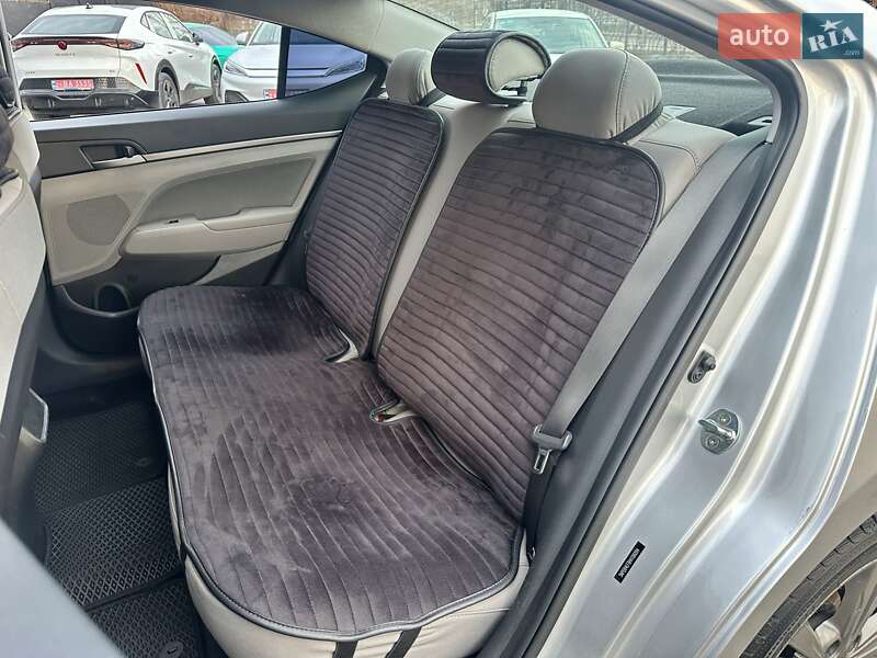 Седан Hyundai Elantra 2017 в Харькове