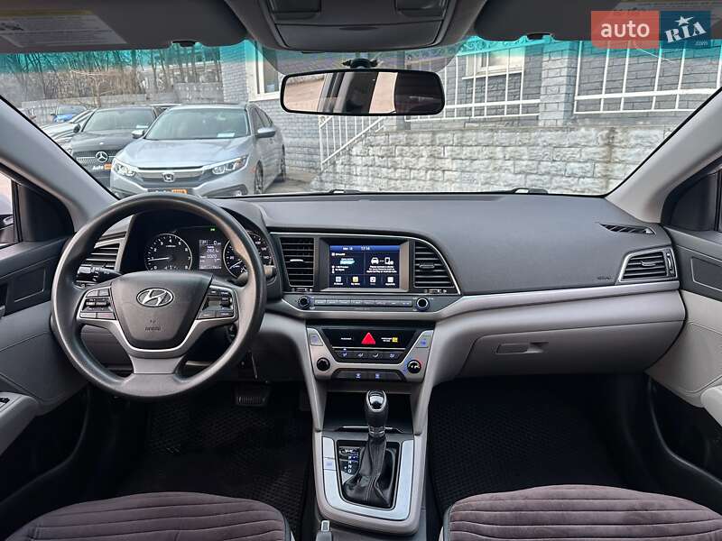 Седан Hyundai Elantra 2017 в Харькове