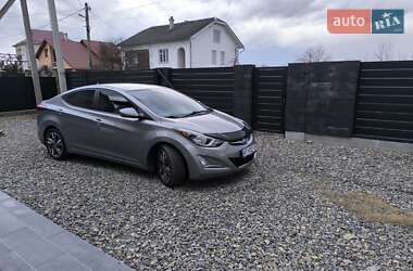 Седан Hyundai Elantra 2015 в 