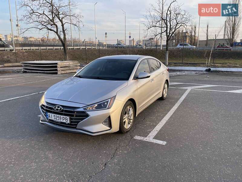 Седан Hyundai Elantra 2018 в 