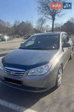 Седан Hyundai Elantra 2011 в Чернівцях