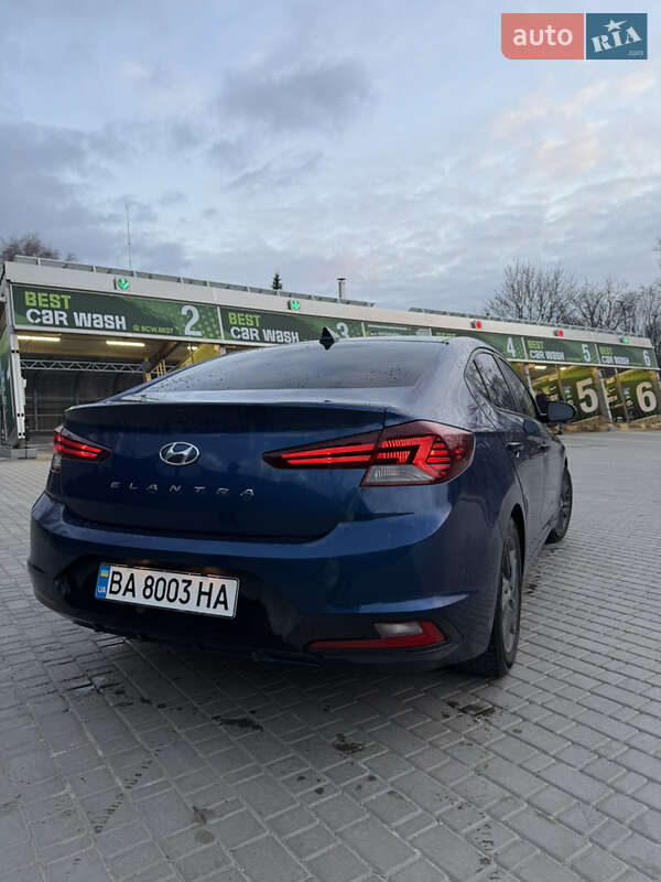 Седан Hyundai Elantra 2020 в Кропивницком