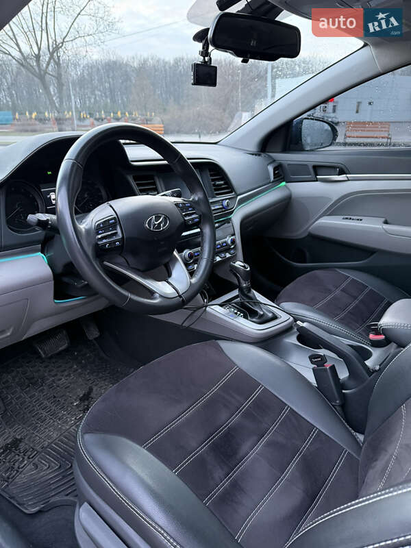 Седан Hyundai Elantra 2020 в Кропивницком