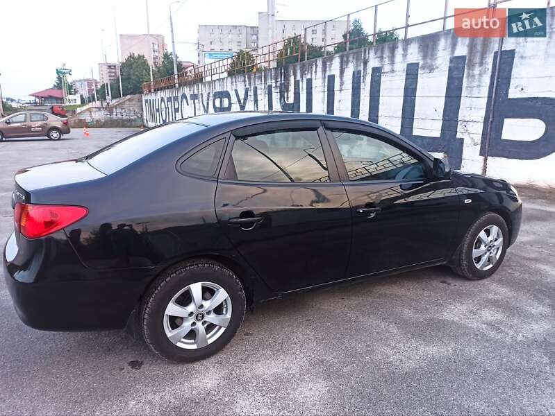 Седан Hyundai Elantra 2008 в Тернополі