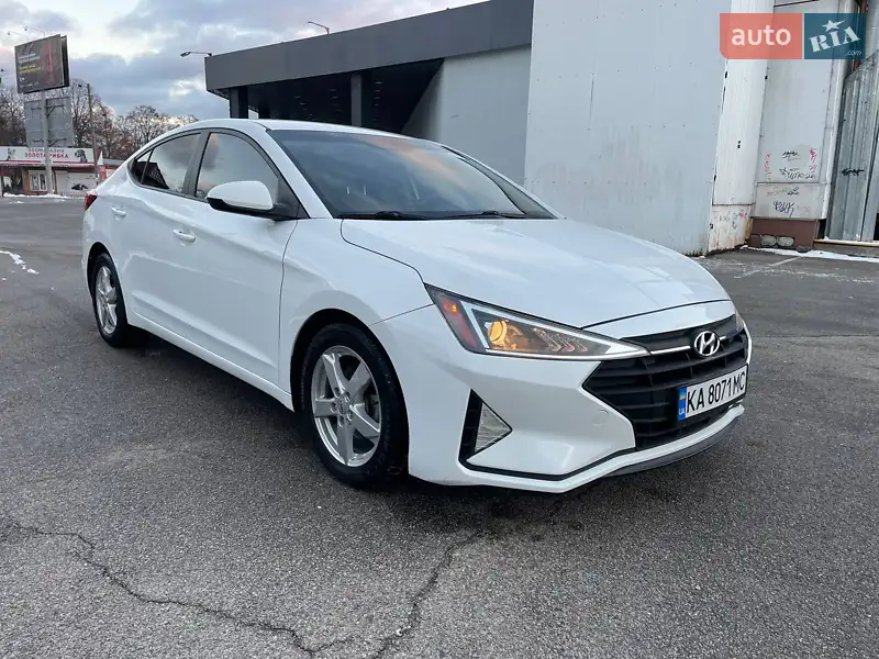 Седан Hyundai Elantra 2018 в 