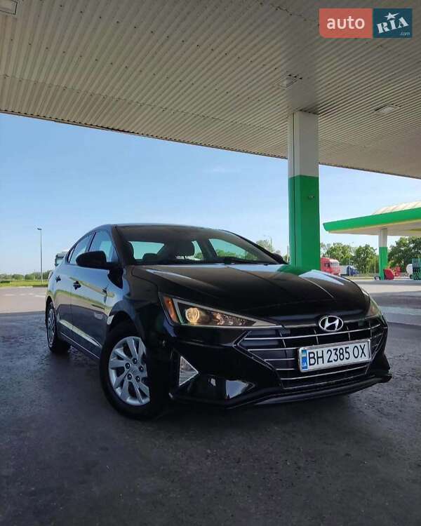 Седан Hyundai Elantra 2020 в 