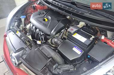 Седан Hyundai Elantra 2014 в 