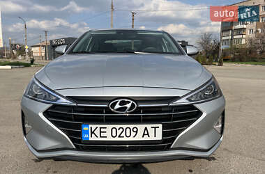 Седан Hyundai Elantra 2019 в 