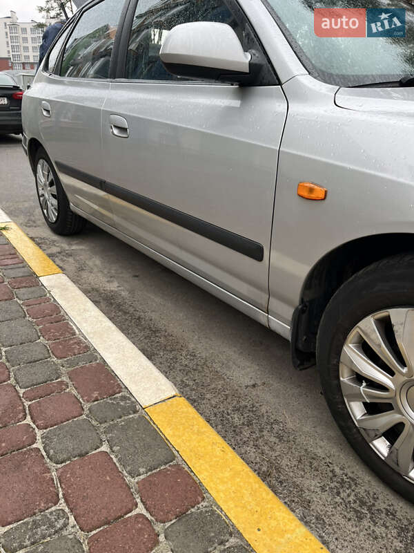 Хетчбек Hyundai Elantra 2003 в Ірпені