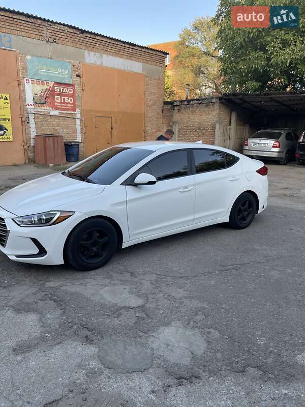 Седан Hyundai Elantra 2016 в Нікополі
