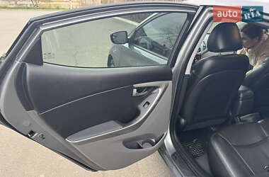 Седан Hyundai Elantra 2015 в 