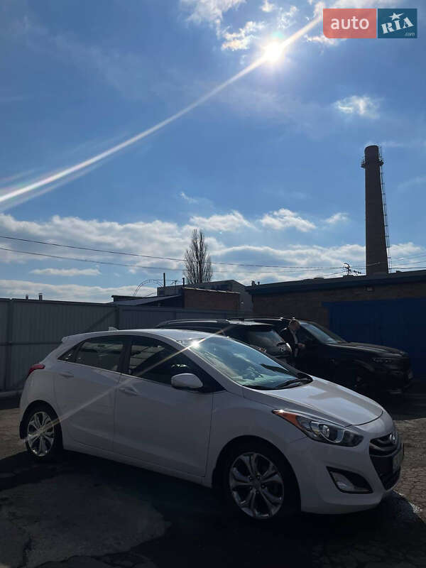 Hyundai Elantra 2013