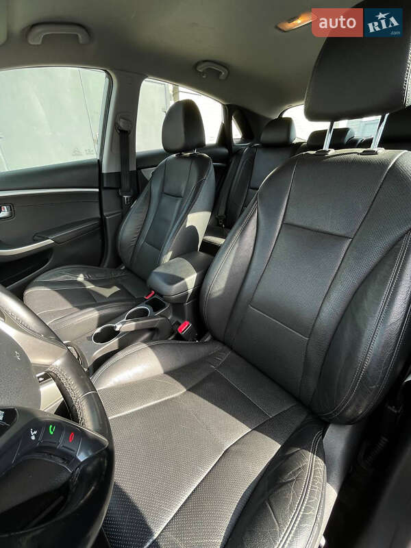 Хетчбек Hyundai Elantra 2013 в Черкасах