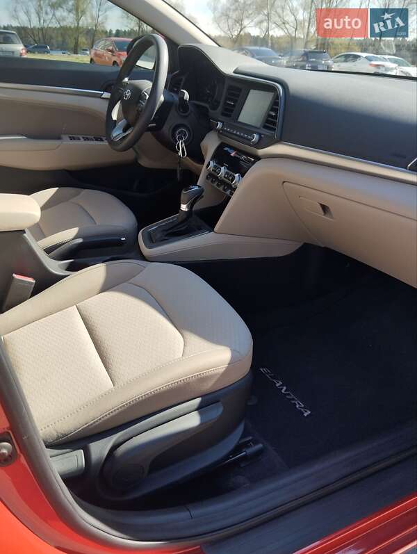 Седан Hyundai Elantra 2020 в Киеве