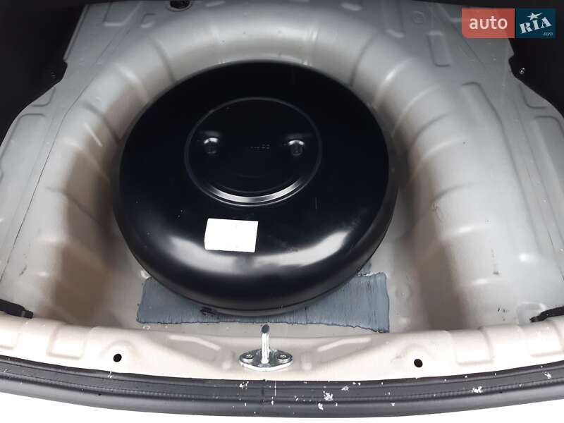 Седан Hyundai Elantra 2018 в Киеве