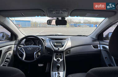Седан Hyundai Elantra 2012 в 