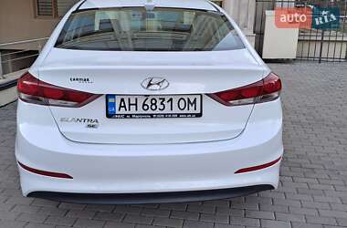 Седан Hyundai Elantra 2018 в 