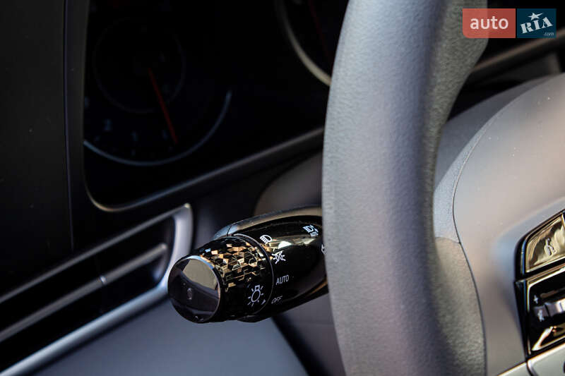 Седан Hyundai Elantra 2022 в Львове