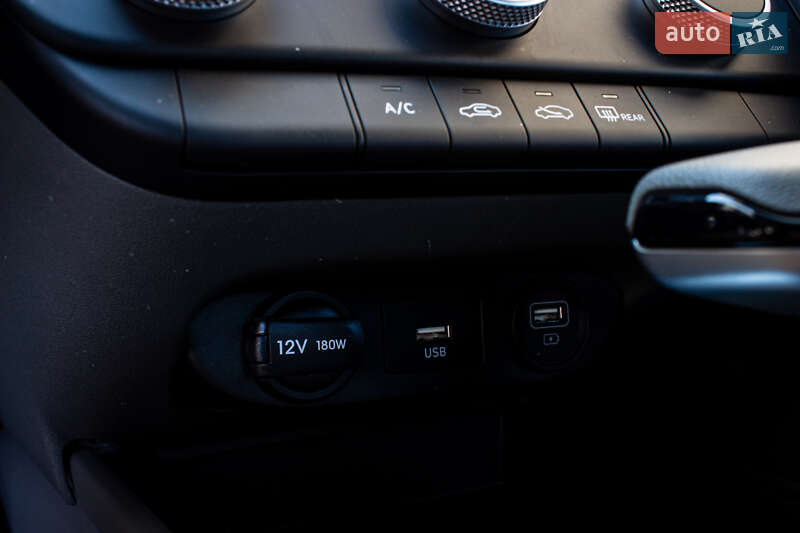 Седан Hyundai Elantra 2022 в Львове