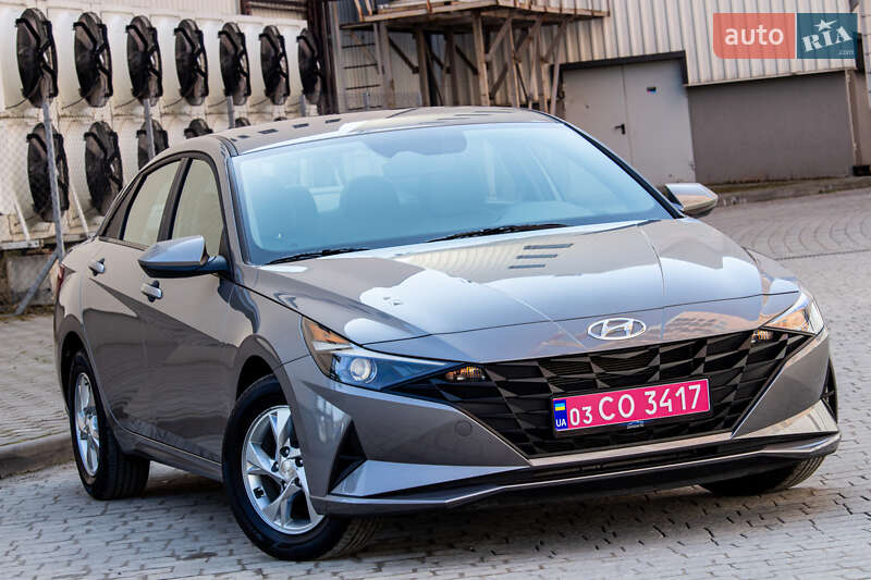 Седан Hyundai Elantra 2022 в Львове