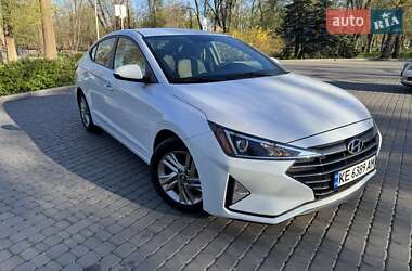 Седан Hyundai Elantra 2018 в 