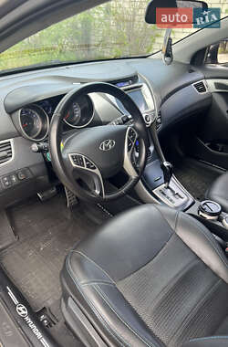 Седан Hyundai Elantra 2013 в 