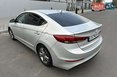 Седан Hyundai Elantra 2016 в 