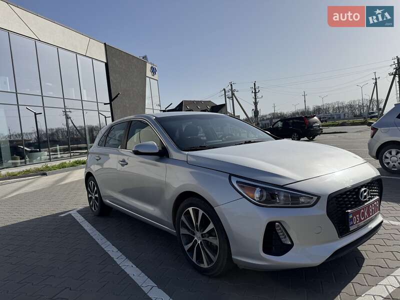 Хэтчбек Hyundai Elantra 2018 в Луцке