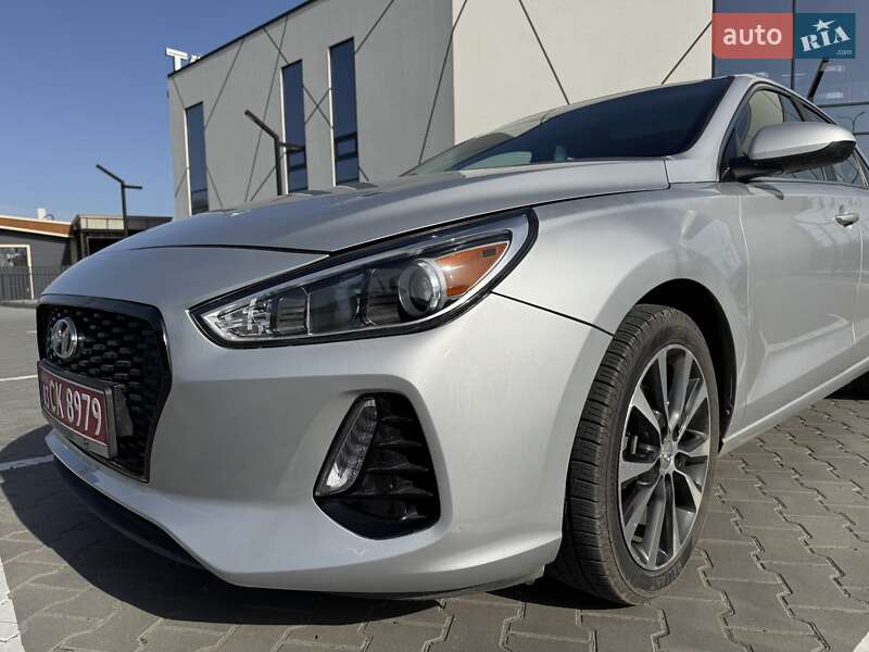 Хэтчбек Hyundai Elantra 2018 в Луцке