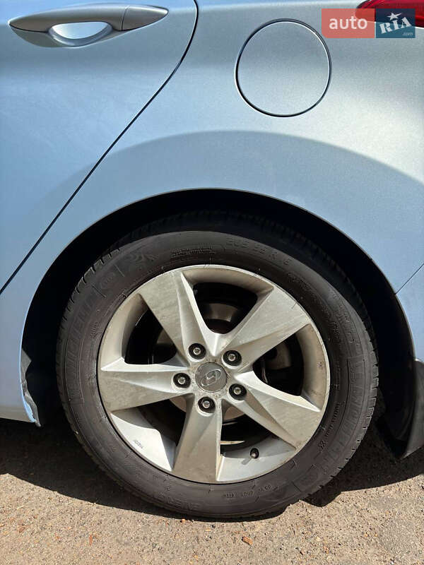 Седан Hyundai Elantra 2013 в Киеве