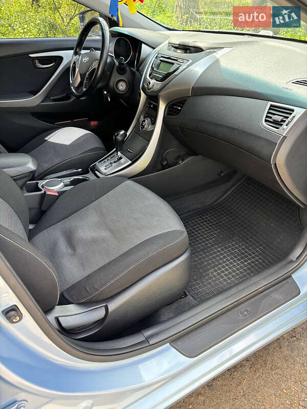 Седан Hyundai Elantra 2013 в Киеве