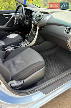 Седан Hyundai Elantra 2013 в 