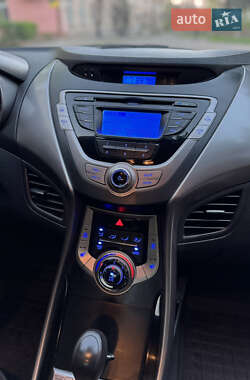 Седан Hyundai Elantra 2013 в 