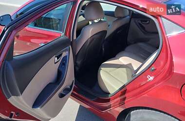 Седан Hyundai Elantra 2015 в 