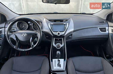 Седан Hyundai Elantra 2011 в 