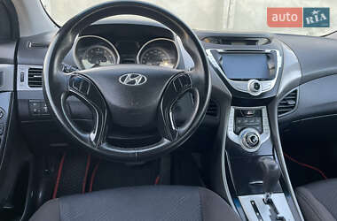 Седан Hyundai Elantra 2011 в 