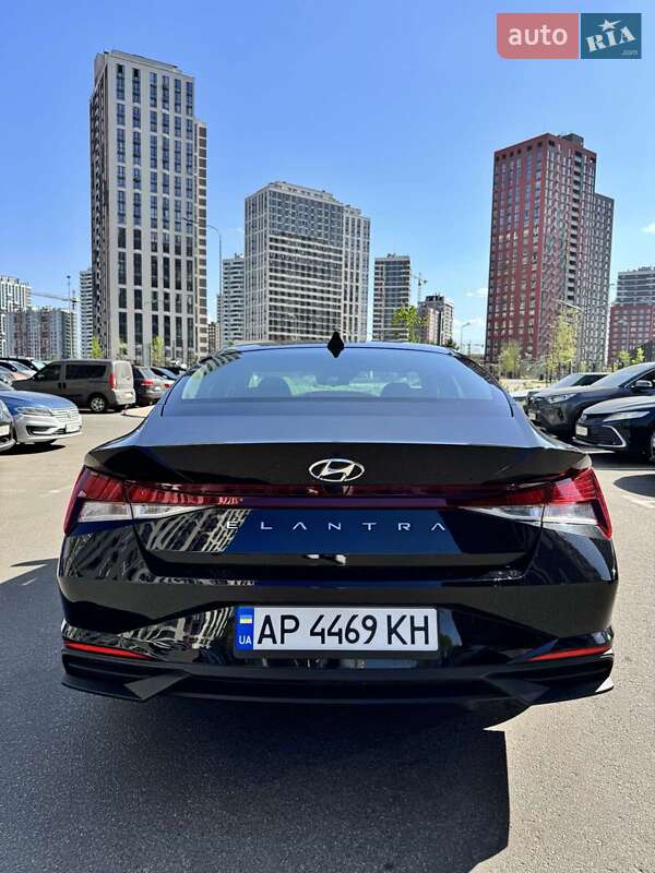 Седан Hyundai Elantra 2022 в Киеве