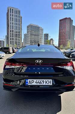 Седан Hyundai Elantra 2022 в 