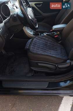 Седан Hyundai Elantra 2013 в 