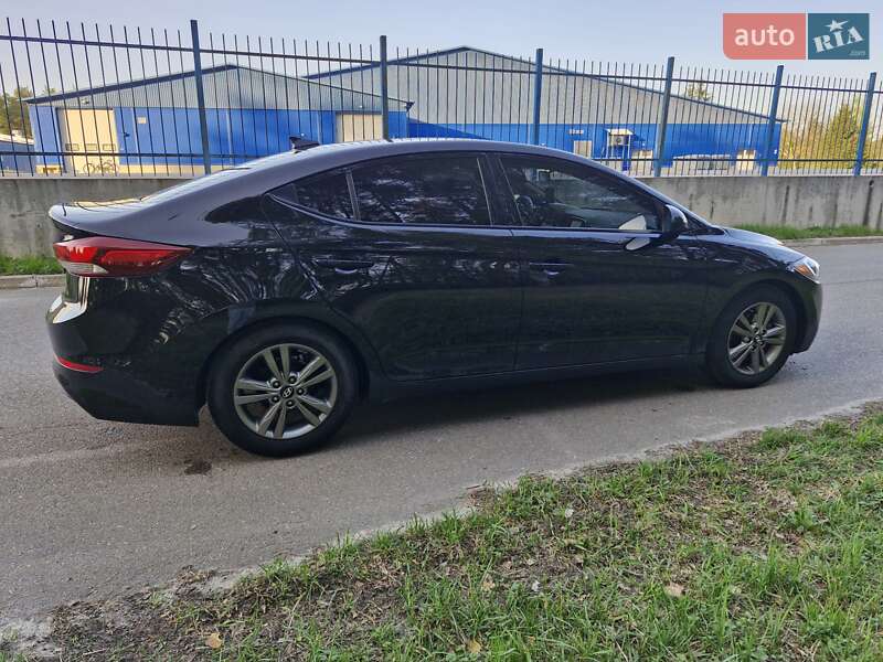 Седан Hyundai Elantra 2016 в Буче