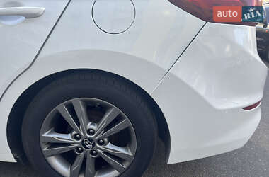 Седан Hyundai Elantra 2017 в 