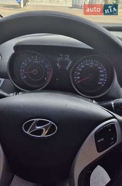 Седан Hyundai Elantra 2012 в 