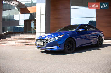 Седан Hyundai Elantra 2021 в 