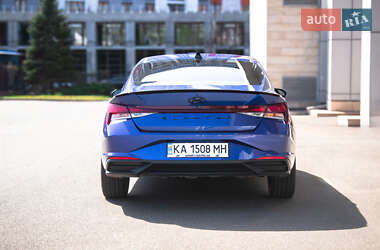 Седан Hyundai Elantra 2021 в 