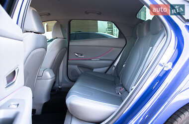Седан Hyundai Elantra 2021 в 