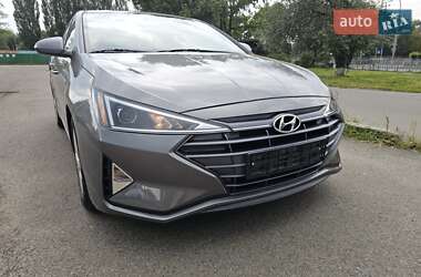 Седан Hyundai Elantra 2019 в Києві