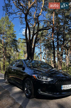 Седан Hyundai Elantra 2017 в 