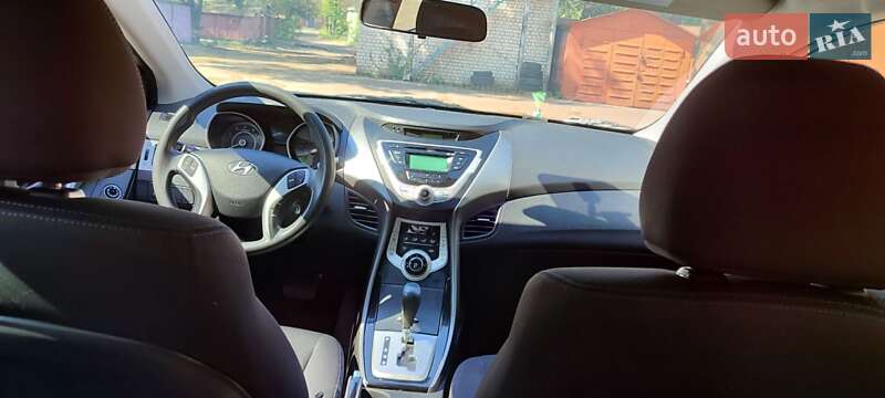 Седан Hyundai Elantra 2012 в Киеве