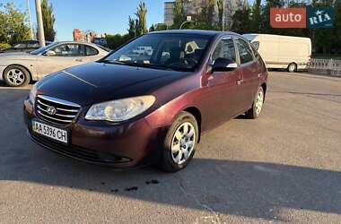 Седан Hyundai Elantra 2010 в Києві