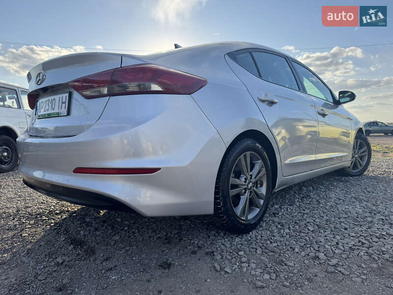 Hyundai Elantra 2017